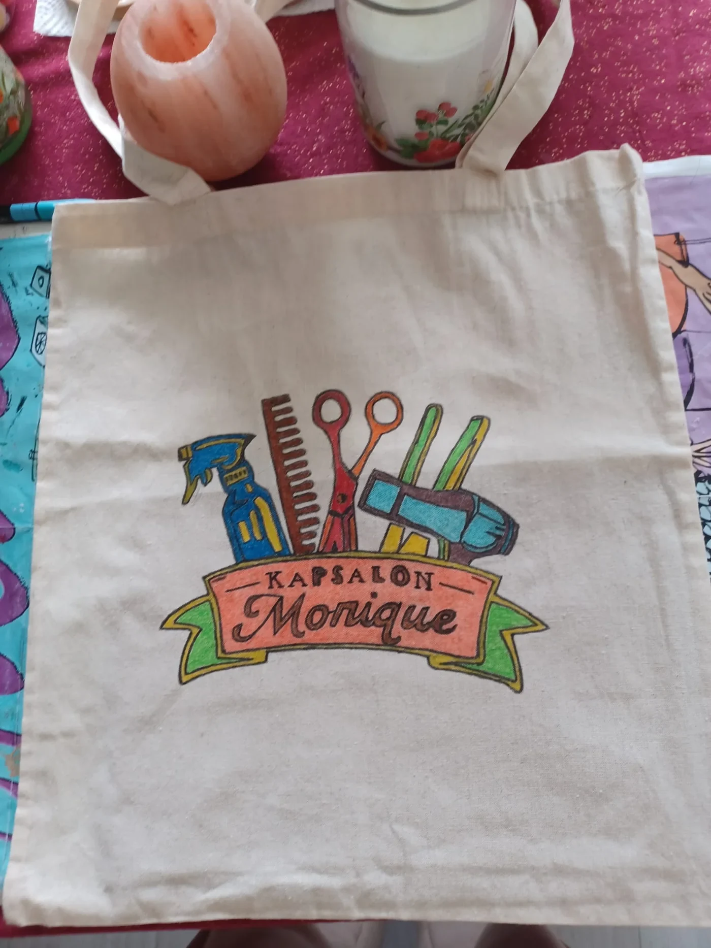 Kapsalon Monique — Logo-opdracht